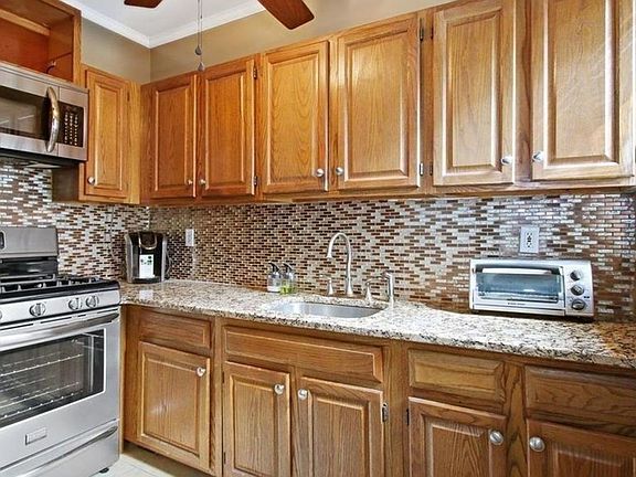 3rd image of 419 Chauncey St APT 1C