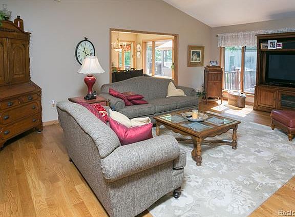 4th image of 55601 Lorals Way