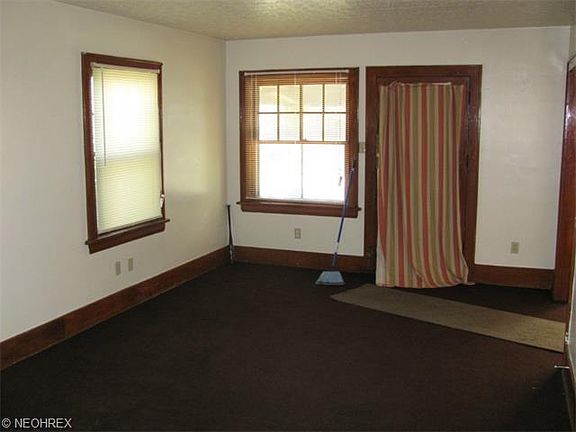 2nd image of 326 Grace Ave