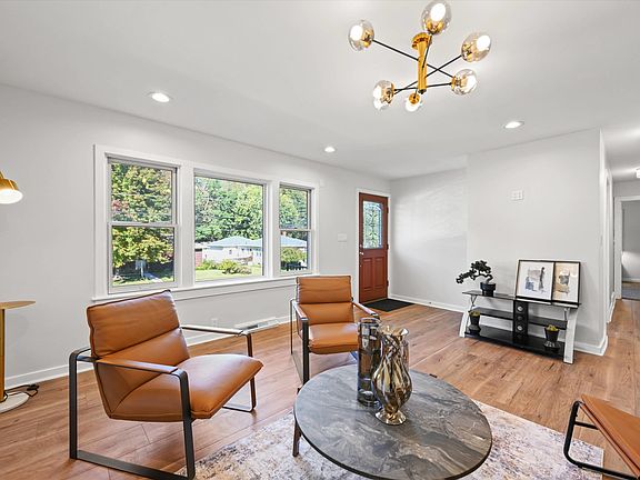 3rd image of 660 Kaufmann Ave