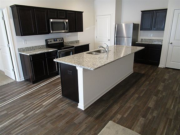 5th image of 7246 Deering Ct