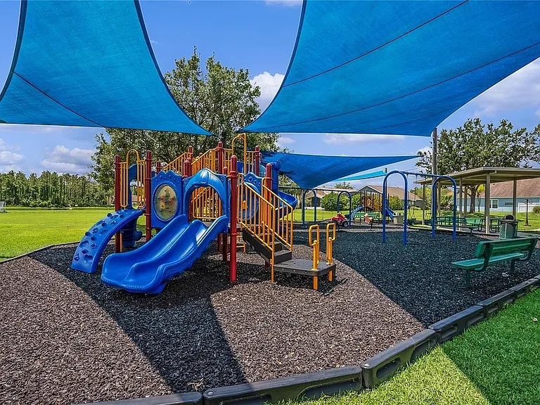 13826 Mirror Lake Dr — Photo 26