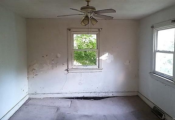 2nd image of 436 E 16th St