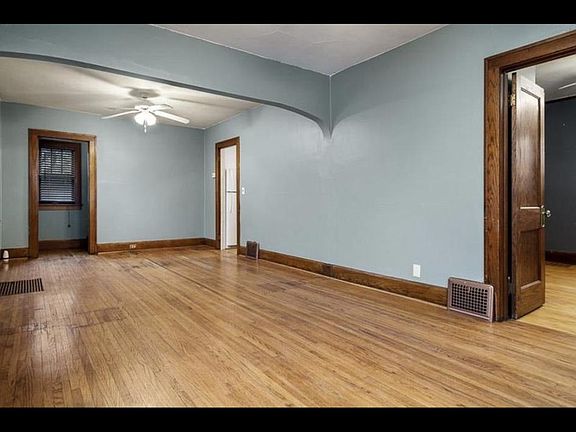3rd image of 1105 19th St
