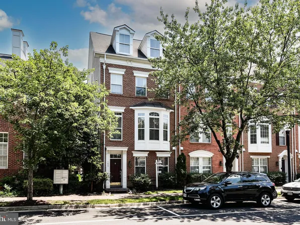 154 Cameron Station Blvd, Alexandria, VA 22304