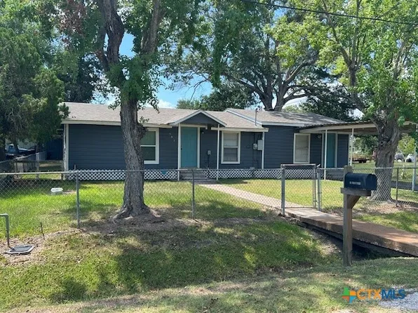 507 W Cypress St, Edna, TX 77957
