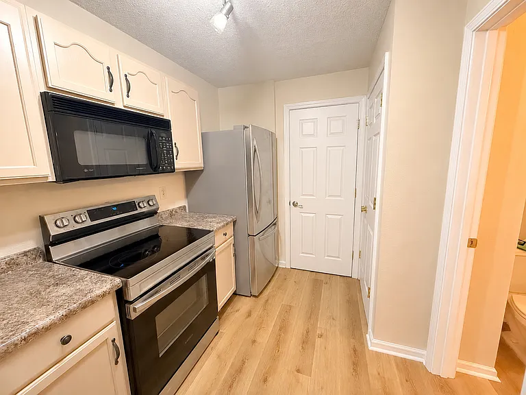 12754 Crescent Dr — Photo 13