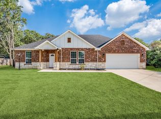 215 Addison St, Lake Dallas, TX 75065