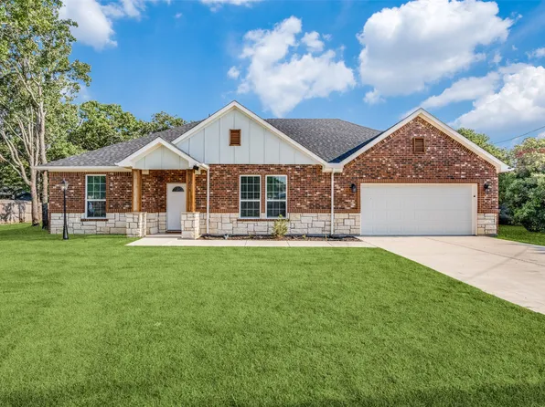215 Addison St, Lake Dallas, TX 75065