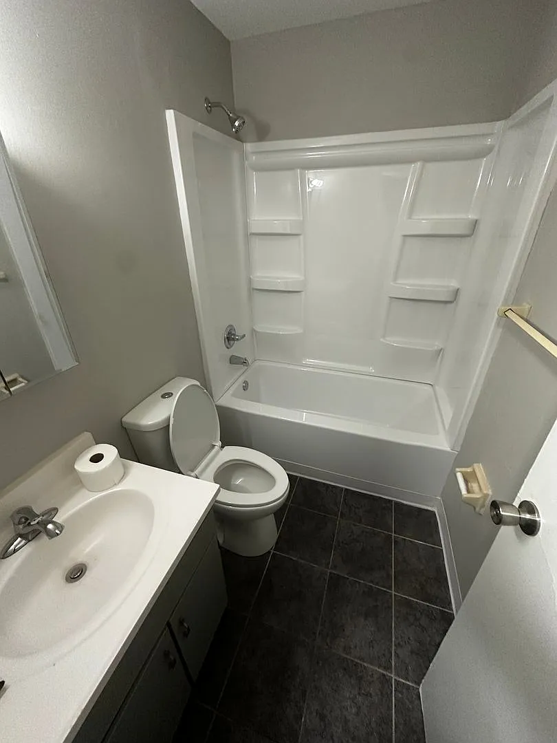 Southern Park Apartments — Photo 4
