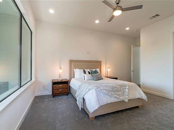 3rd image of 2333 Hondo Ave