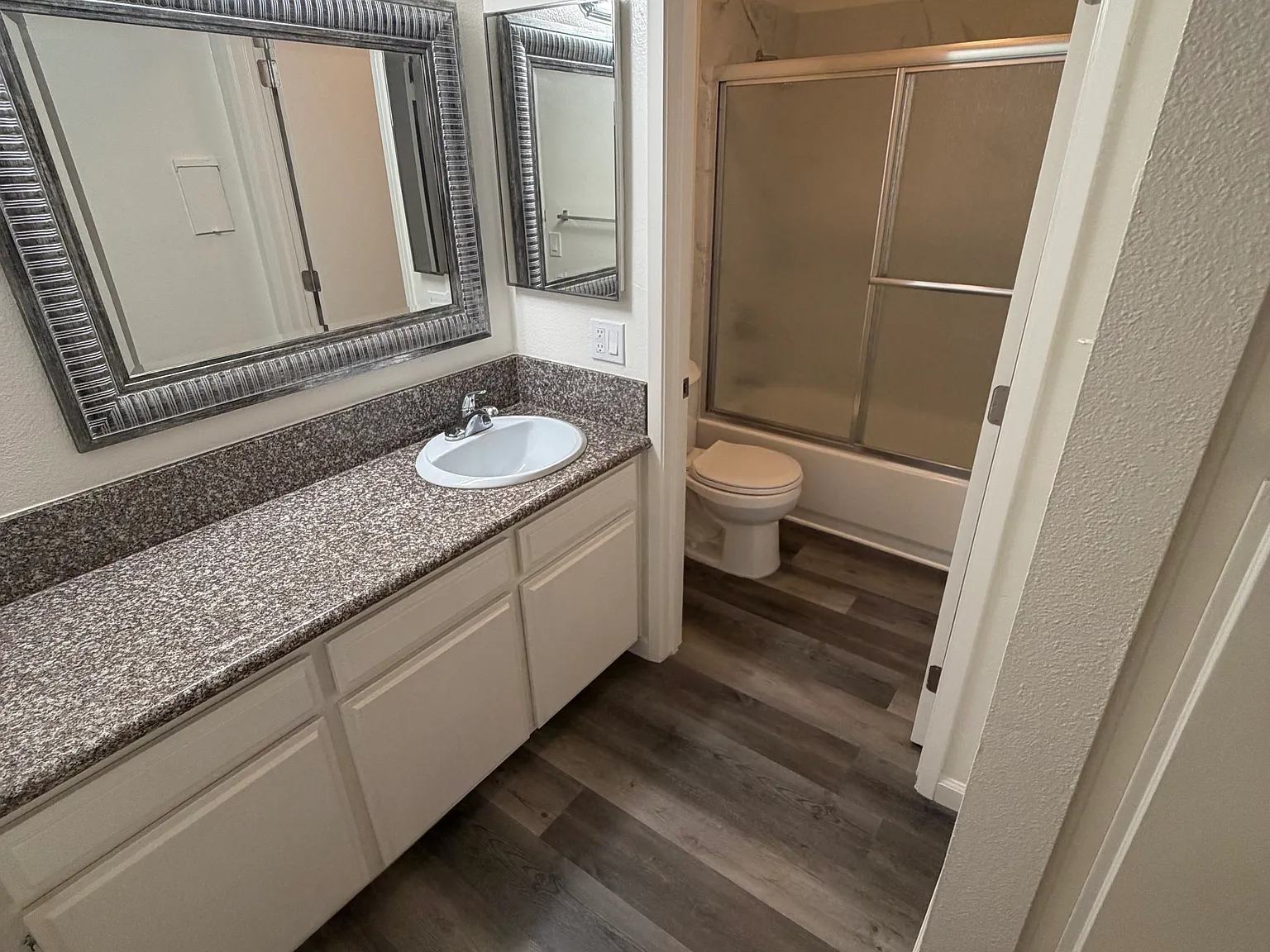 1 bed, 700 sqft, $2,400 — Photo 4