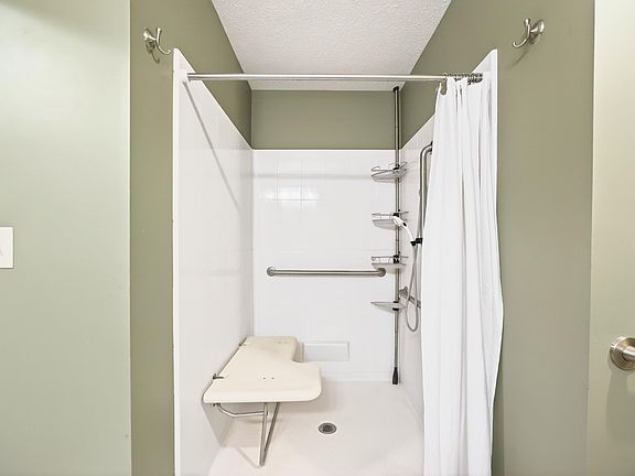 5th image of 206 Woodcliff Way