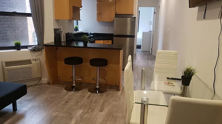 Rented by Avenues Real Estate | media 11