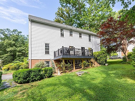 4th image of 1809 Lancashire Dr