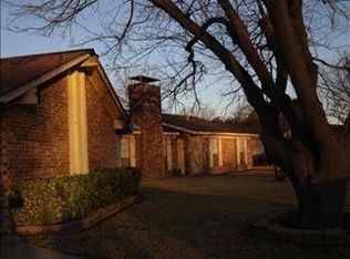 2311 Phoenix Dr, Garland, TX 75040