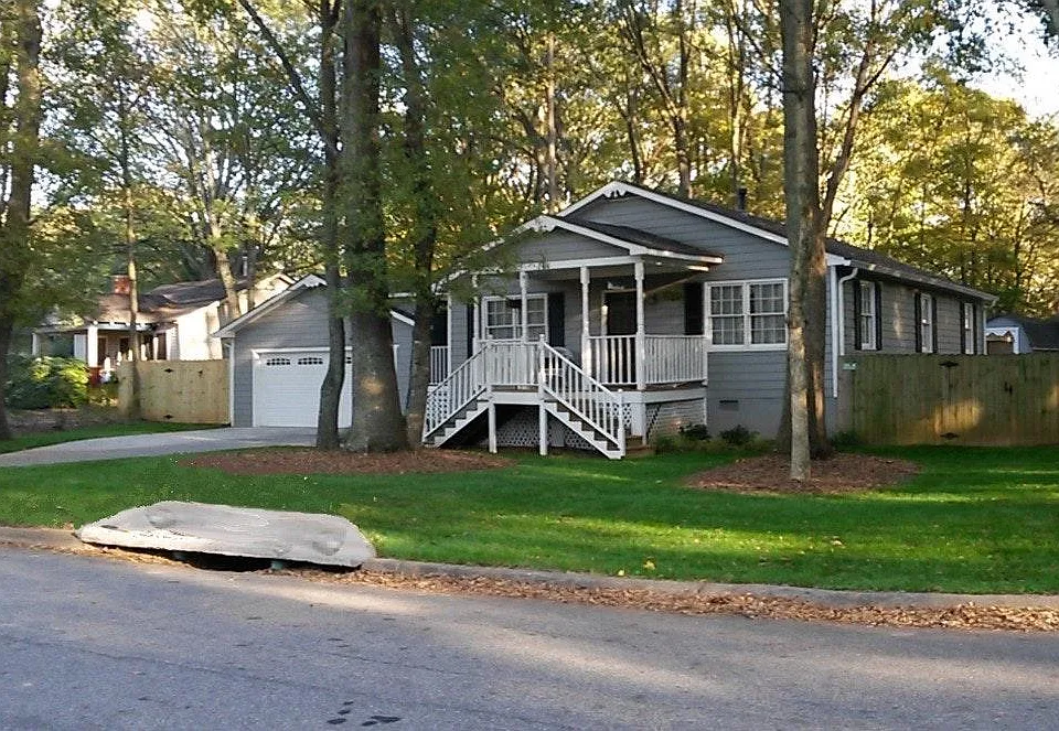 2611 Old Roswell Rd SE