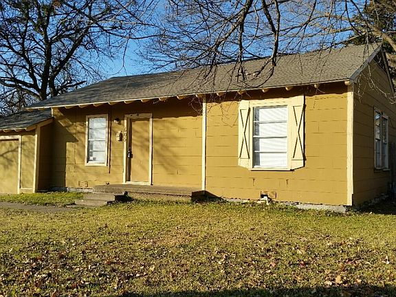3rd image of 605 Freeman Dr