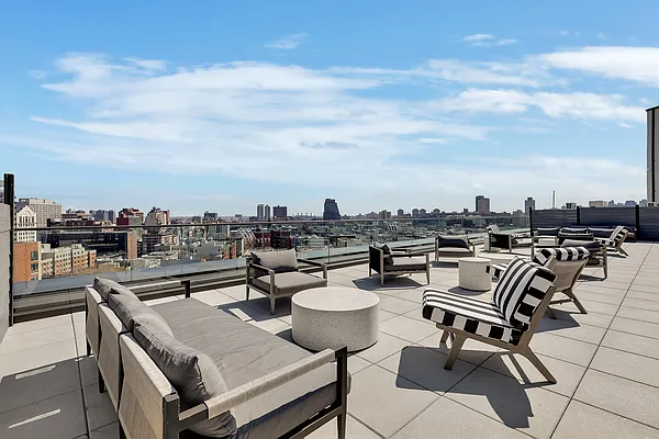 Rented by R New York | media 30