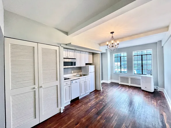 45 Tudor City Place image 1 of 4