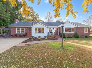 137 Shadowlawn Dr, Jackson, TN 38301