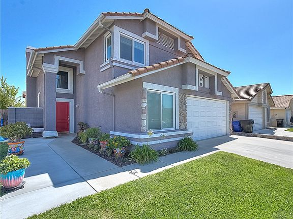 3rd image of 15549 Agate Ct
