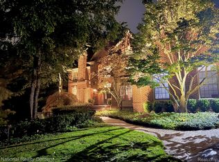 6815 Charing Xing, West Bloomfield, MI
