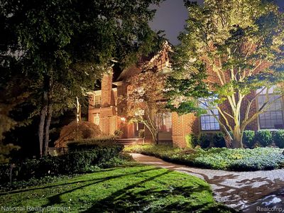 6815 Charing Xing, West Bloomfield, MI, 48322