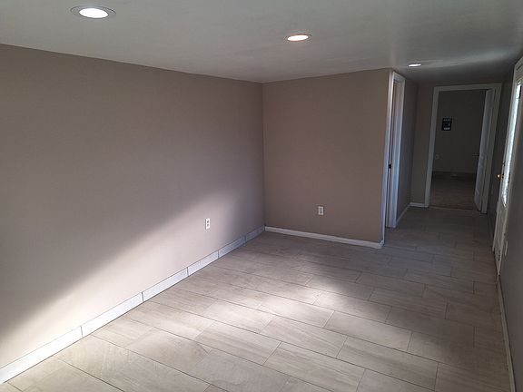 4th image of 1400 Winwood St