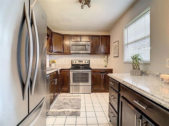 5th image of 4200 Ironwood Cir APT 106B