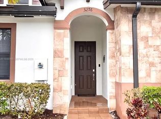 3276 W 106th Ter, Hialeah, FL 33018