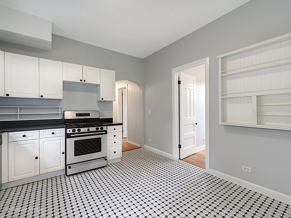5th image of 3750 W Cortland St #2