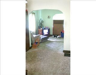3rd image of 1617 Lincolnway W