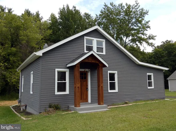 105 E Del A Vue Ave, Penns Grove, NJ 08069