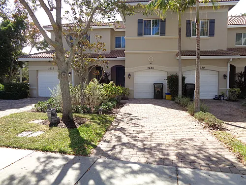 2626 Webb Ave Photo 1