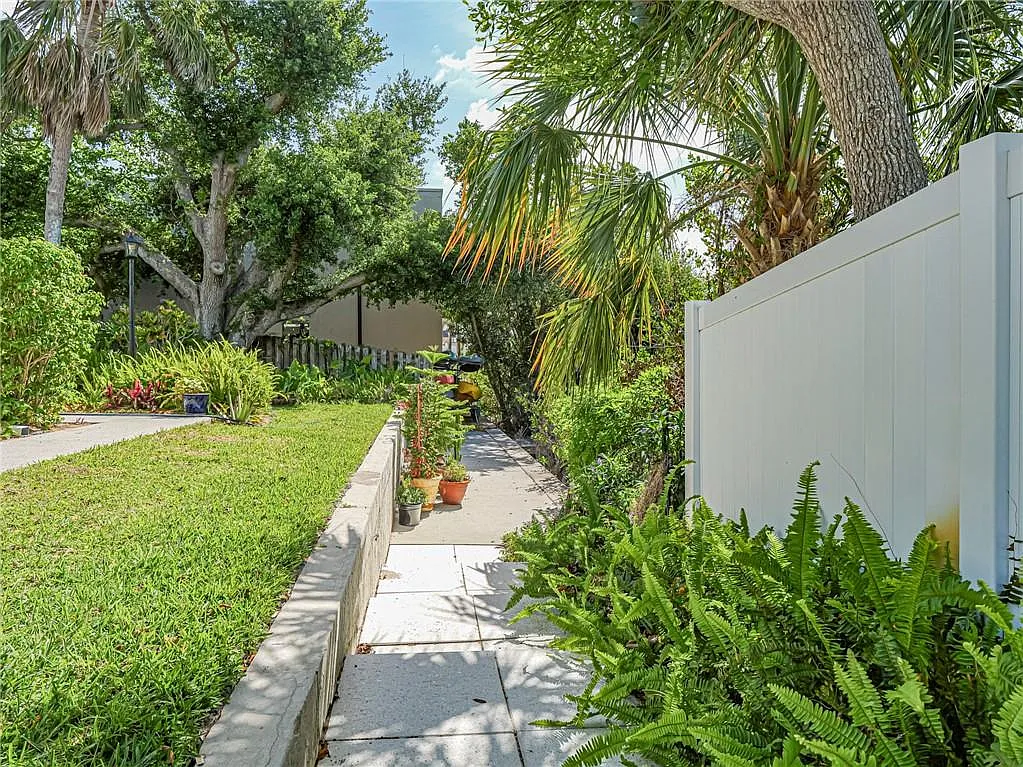 2 bed, 2.5 bath, 1244 sqft, $2,250 — Photo 3