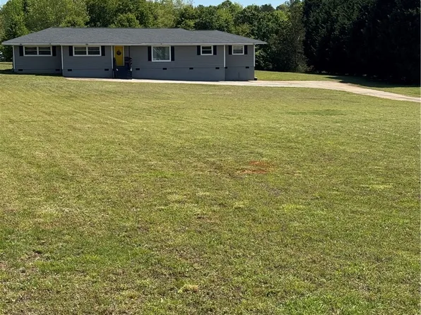 135 Lowe Rd, Piedmont, SC 29673