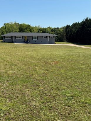 135 Lowe Rd, Piedmont, SC 29673