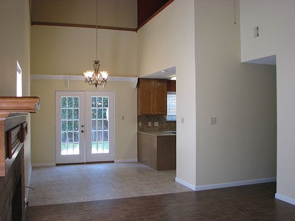 4th image of 440 Caviness Dr