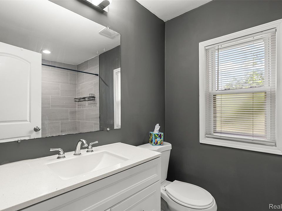 349 W Beechdale St, photo 12