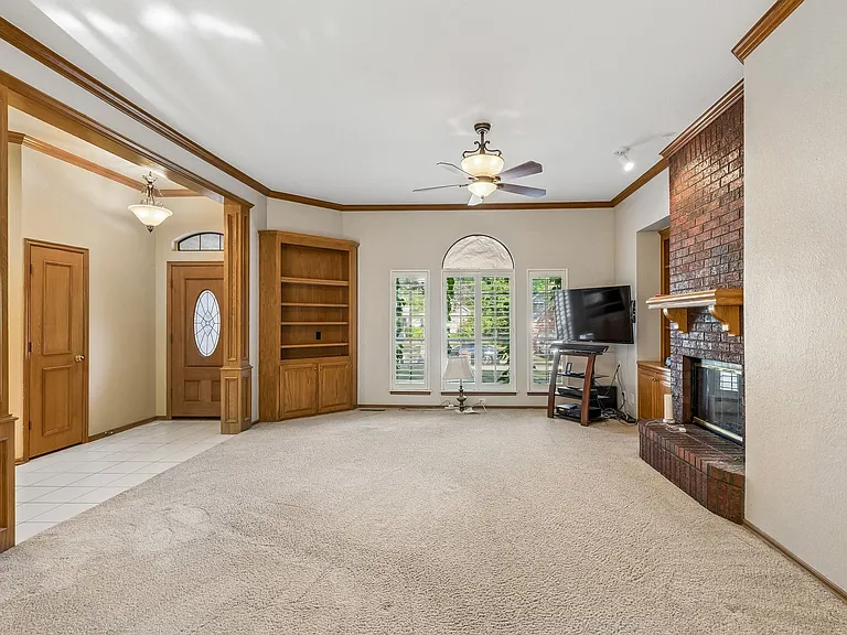 1820 Chelsea Dr — Photo 7