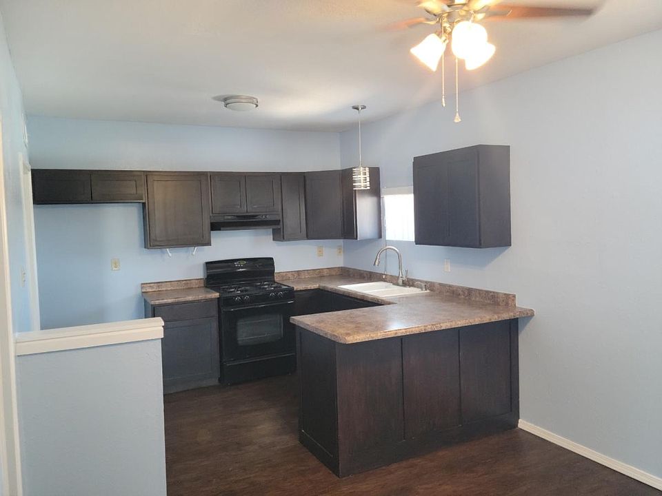 1st image of 102 Mesa Verde Dr