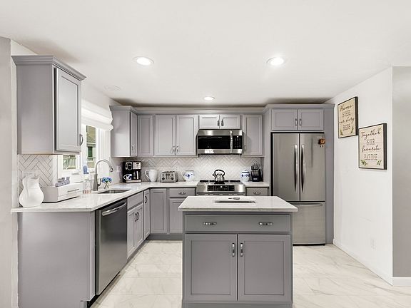 2nd image of 35 Pilgrim Village Rd APT 402