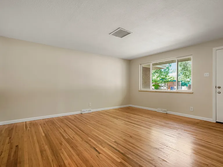 6023 Holland St — Photo 12