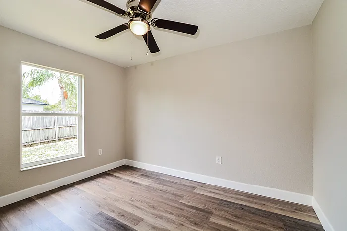 2897 Grayton St — Photo 10