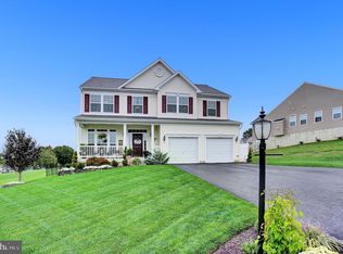 2326 Water Garden Dr, Hanover, PA 17331