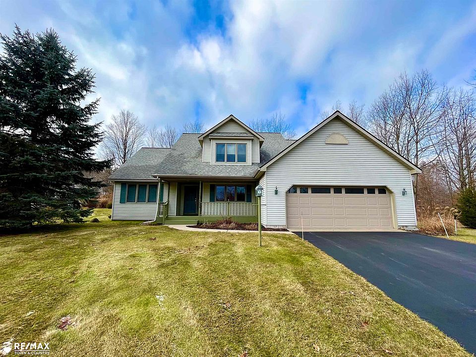1st image of 1398 Grays Ln