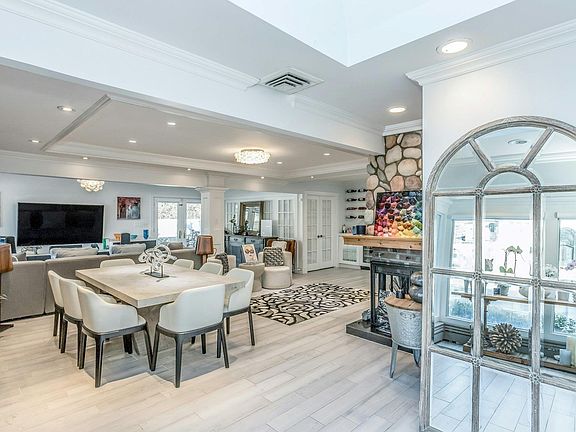 4th image of 171 Parkway Dr
