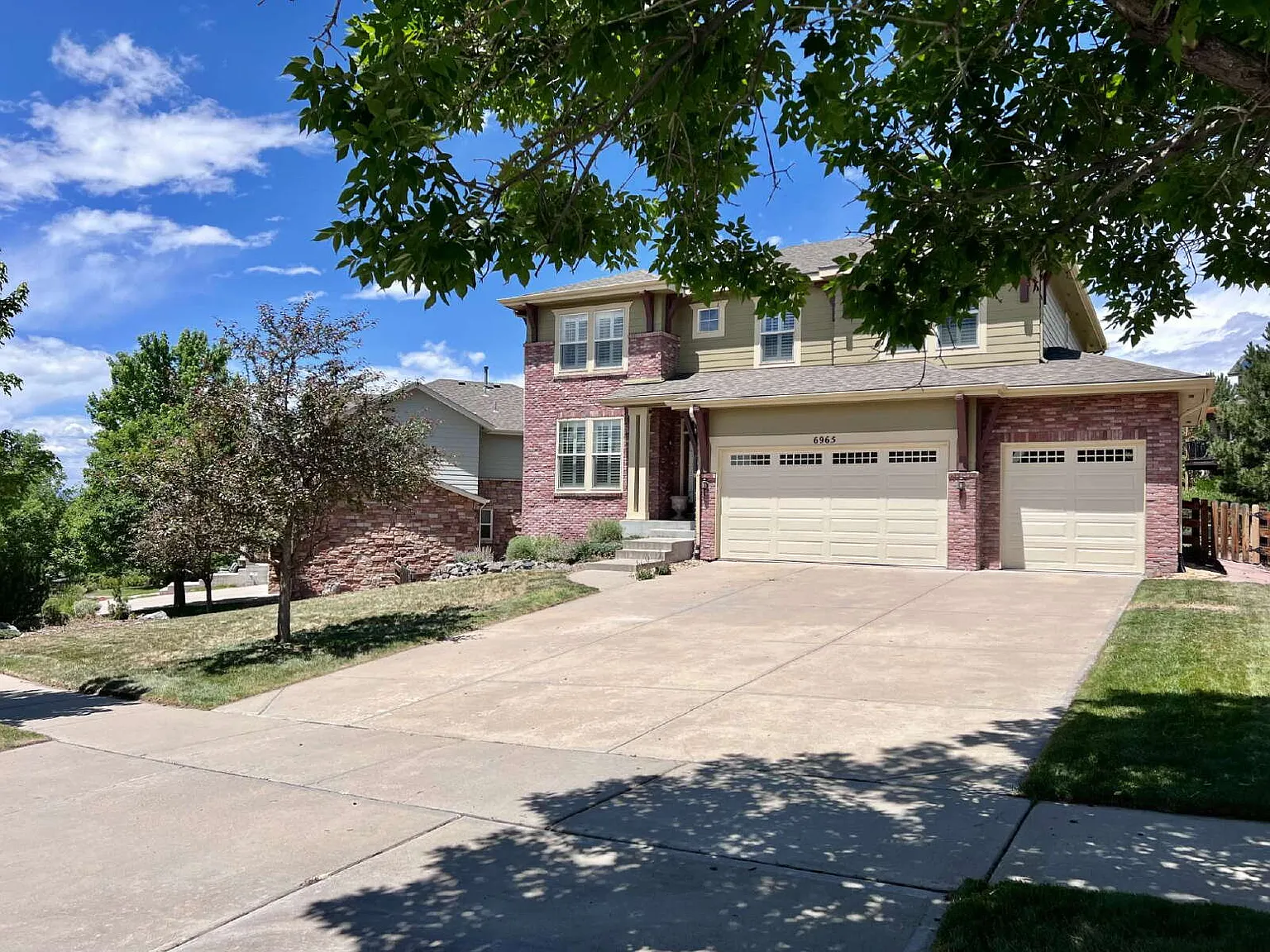 4 bed, 2.5 bath, 2855 sqft, $3,850 — Photo 2
