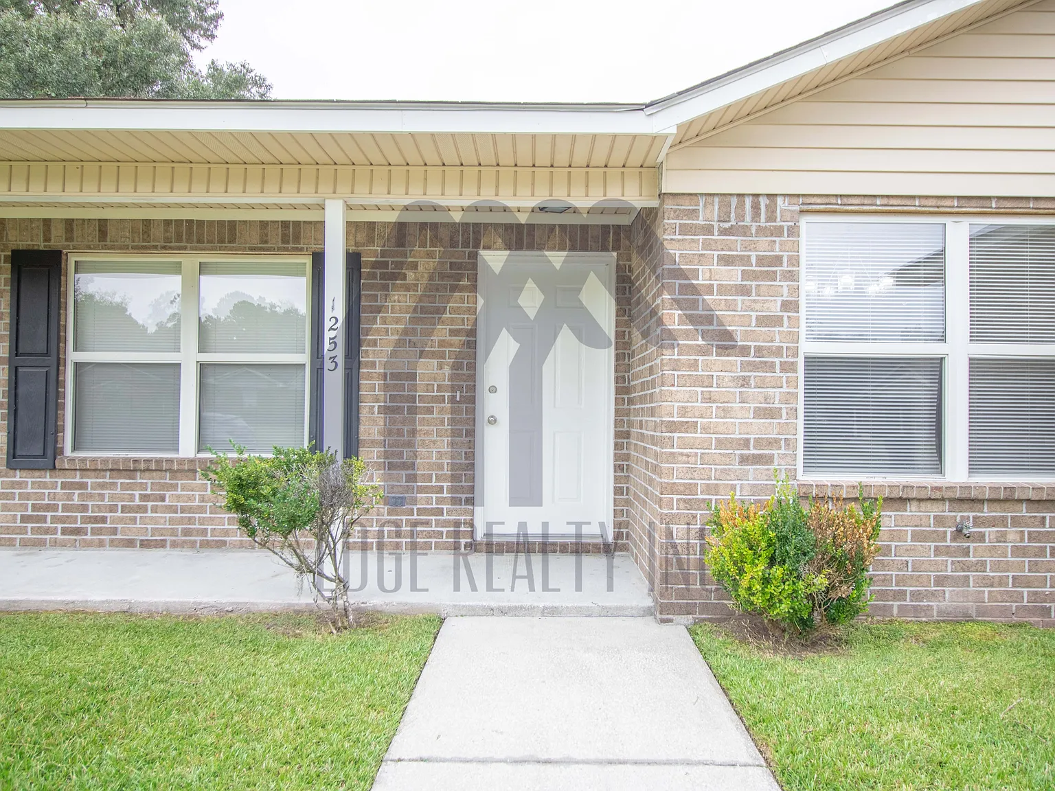 1253 Roberts Way - 1 — Photo 3